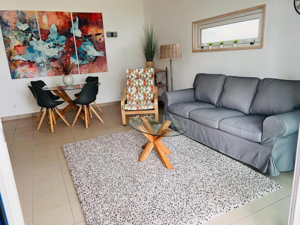 Apartment Angies Marina Apartment, Includes 2 Free Passes For The Marina Pool