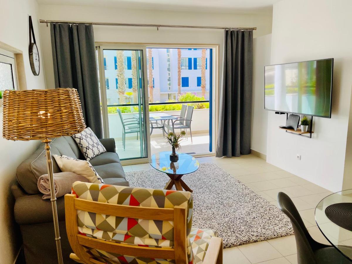 Angies Marina Apartment, Includes 2 Free Passes For The Marina Pool Lagos