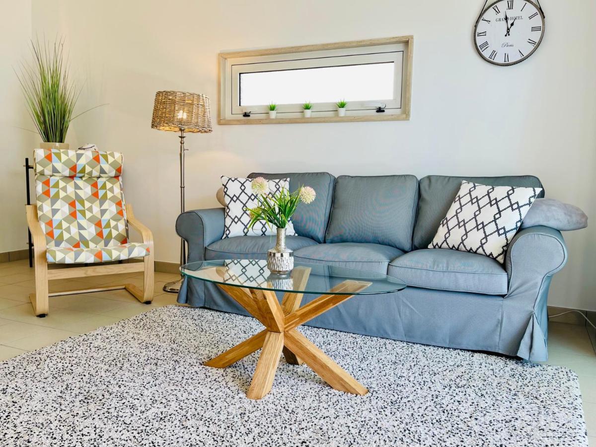 Angies Marina Apartment, Includes 2 Free Passes For The Marina Pool Apartment *