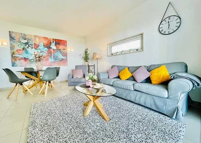Angies Marina Apartment, Includes 2 Free Passes For The Marina Pool