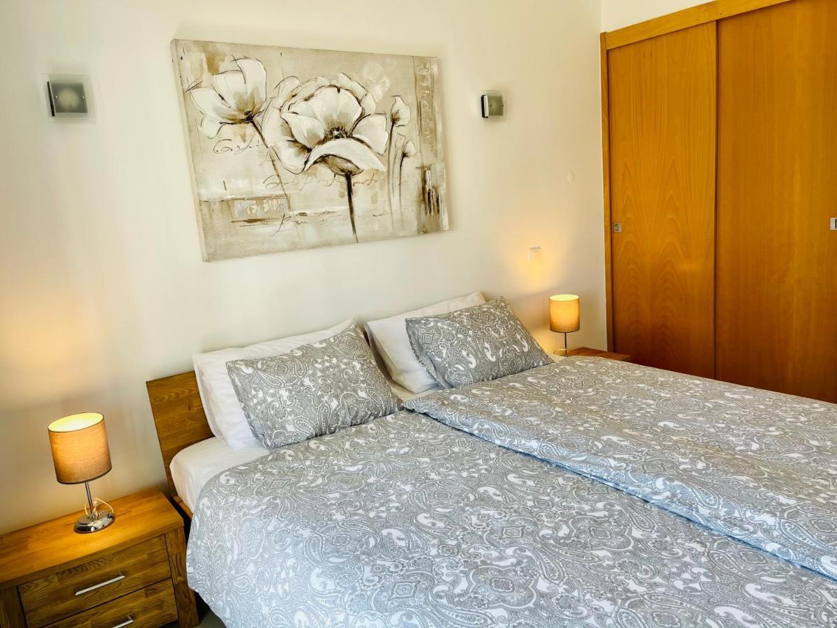 Angies Marina Apartment, Includes 2 Free Passes For The Marina Pool Apartment Lagos