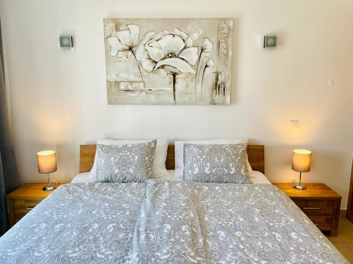 Angies Marina Apartment, Includes 2 Free Passes For The Marina Pool Lagos