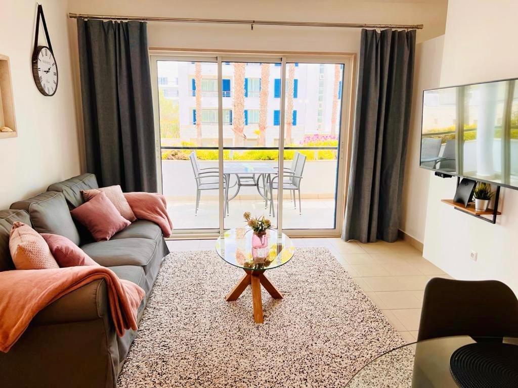 Angies Marina Apartment, Includes 2 Free Passes For The Marina Pool * Lagos