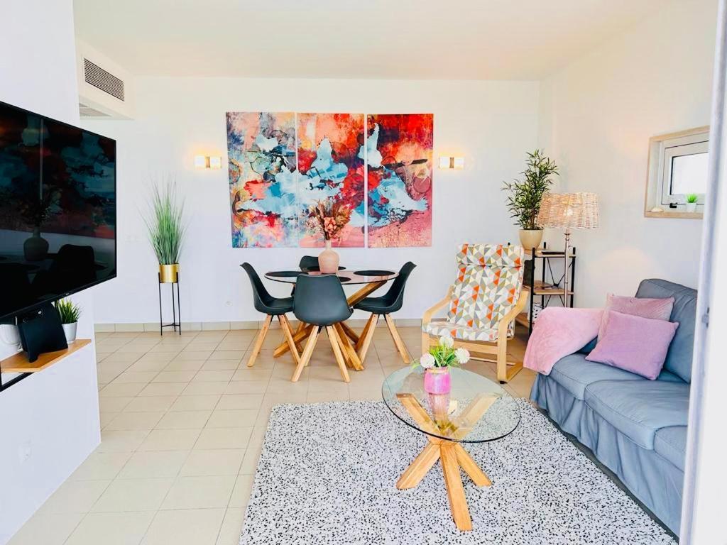 Apartment Angies Marina Apartment, Includes 2 Free Passes For The Marina Pool