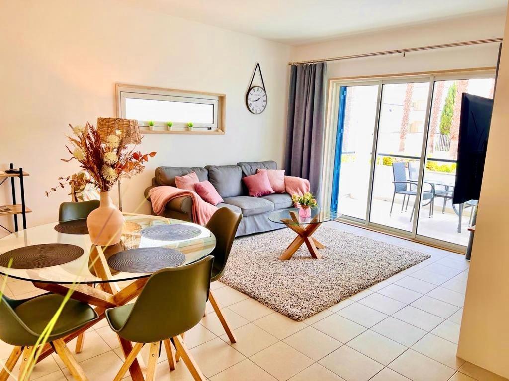 Apartment Angies Marina Apartment, Includes 2 Free Passes For The Marina Pool Lagos