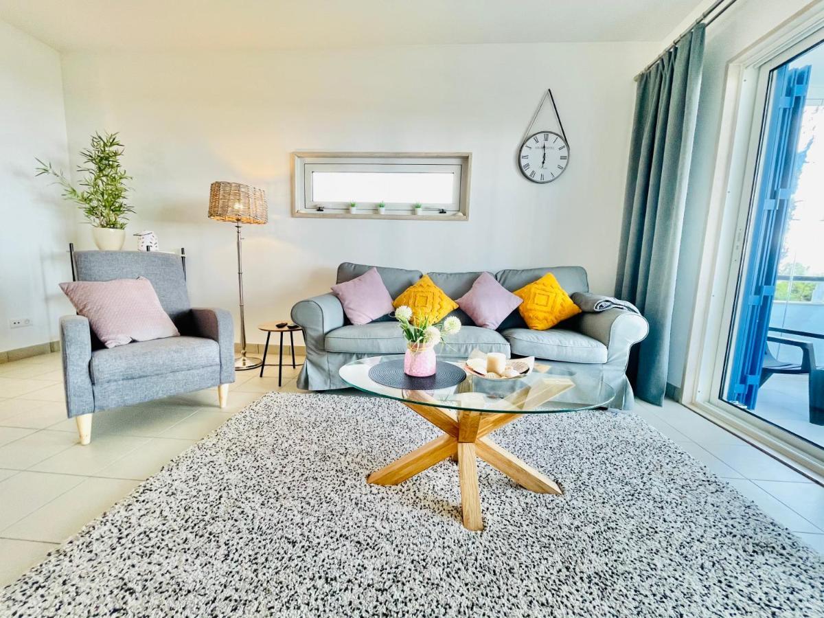 Apartment Angies Marina Apartment, Includes 2 Free Passes For The Marina Pool Lagos
